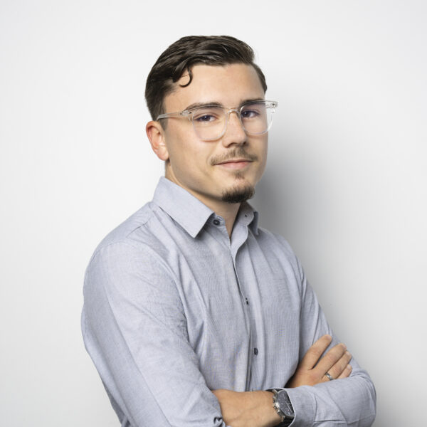 André